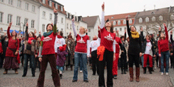 Zweihundert von One Billion Rising tanzten gegen Gewalt an Frauen