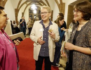 Veronika Kabis, Leiterin von Landeshauptstadt Saarbrücken -Zuwanderungs- und Integrationsbüro (ZIB); Dr. Annette Keinhorst, MiNET Saar; Sasha Mayen (Sprach und Diskussion Klub)